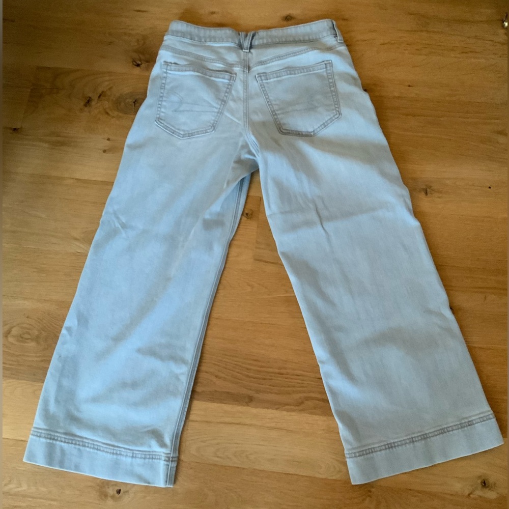 AE Dreamy Drape Stretch Low-Rise Baggy Wide-Leg Jean - Light Wash - short - Picture 7 of 10